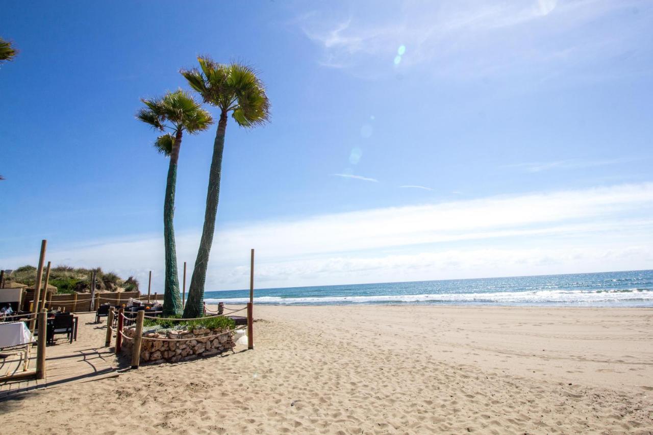 Perfectly Located Beachside Apartment In Elviria Marbella Kültér fotó