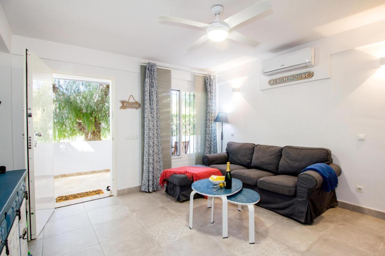 Perfectly Located Beachside Apartment In Elviria Marbella Kültér fotó