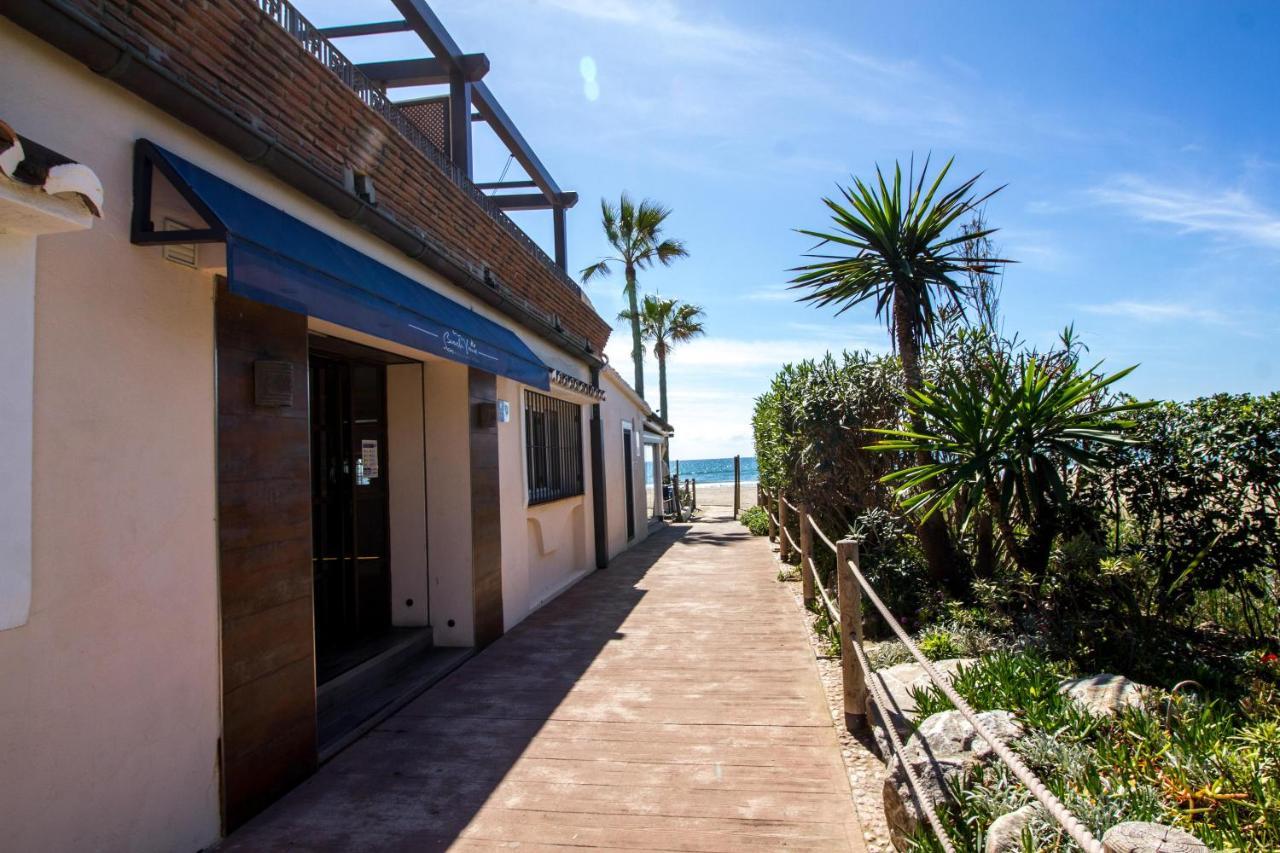 Perfectly Located Beachside Apartment In Elviria Marbella Kültér fotó