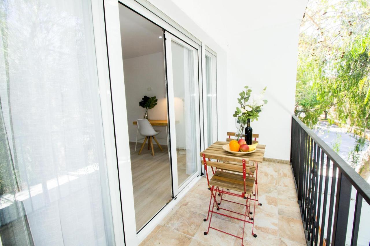 Perfectly Located Beachside Apartment In Elviria Marbella Kültér fotó